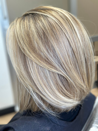 GGiraldo Salon - Thumbnail