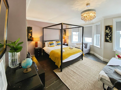 Bournemouth Beach Boutique with Hot Tub