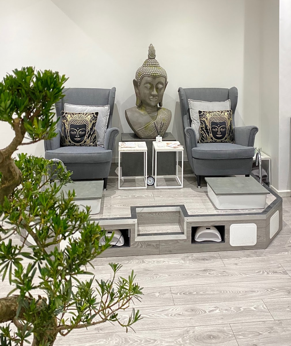 The B Beauty Salon - Beauty Salons in Chorlton-cum-Hardy