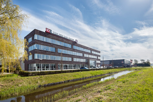 Van den Ban Autobanden B.V.
