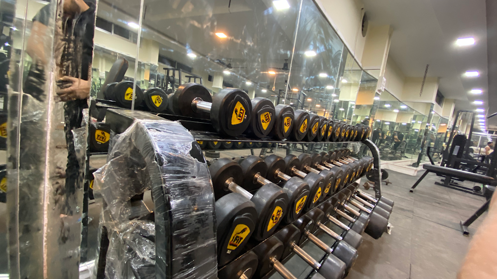 Royal Health Club Gym Mau