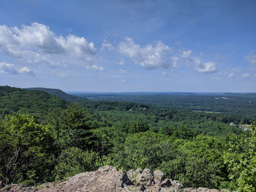 Metacomet Trail Access Parking - Thumbnail