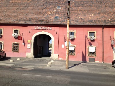 Photos of V&ouml;r&ouml;sh&aacute;z
