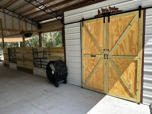 Sierra Stables - Visual