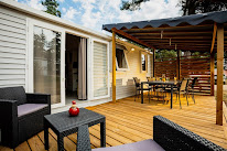 Camping Les Sous Bois du Lac de Naussac lozere à Chastanier