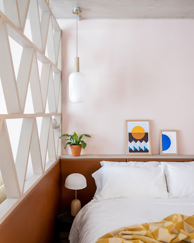 Zanzibar Locke, Ha'penny Bridge by null