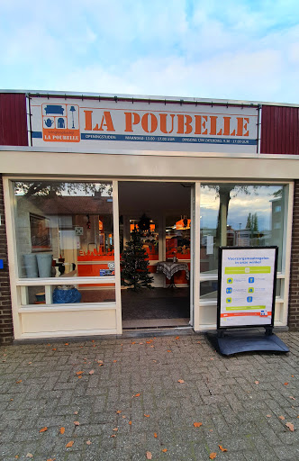La Poubelle, Rijen