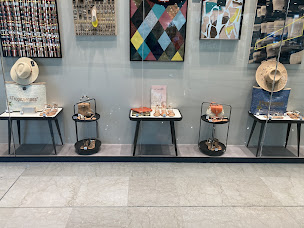 Photo n°2 de Eram SAINT GENIS LAVAL CC à Saint-Genis-Laval (Magasin de maroquinerie)