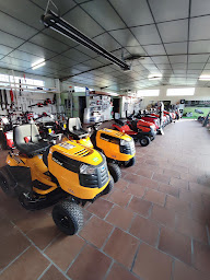 Photo n°14 de Horaud Motoculture à Étauliers (Atelier de réparation de tracteurs)