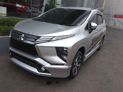 Photos of Mitsubishi Surabaya Truk:Dealer Truck Surabaya