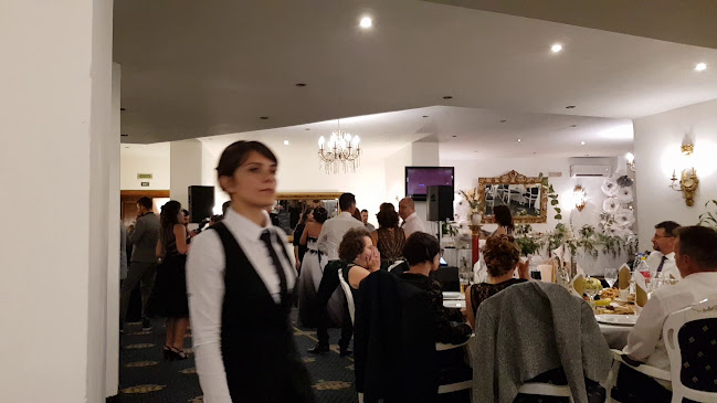 https://hotelcetate.ro/