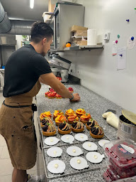 Photo n°68 de GUSTAVEUR - boulangerie, pâtisserie, sandwicherie, épicerie & bar à vin. Gassin, golfe St-Tropez à Gassin (Bar à vin)