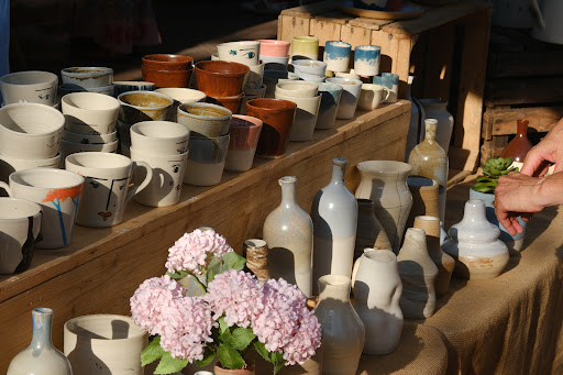 Photo de Magasin de poterie Arthur Pottery et atelier｜ Bassin d’Arcachon à Saint-Médard-de-Guizières (33230)