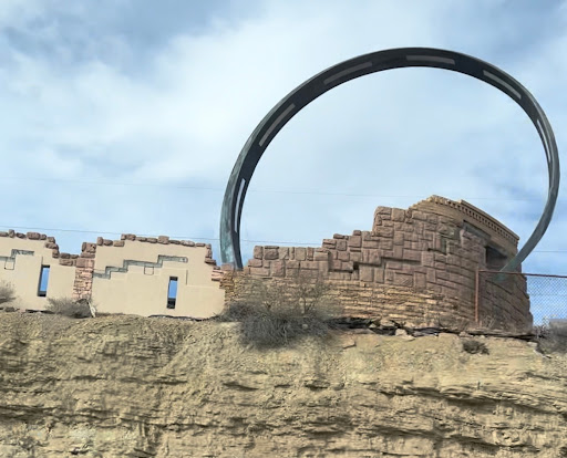 Route 66 loop statue - Thumbnail