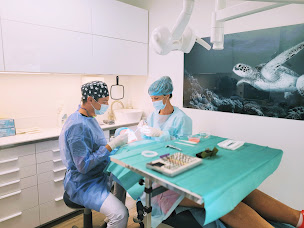 Photo n°3 de Dr. Pierre BRUNO à Cavalaire-sur-Mer (Cabinet d'implants dentaires)