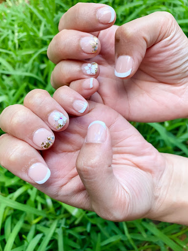 Moon Nails - Visual