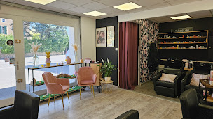 Photo n°2 de Art coiffure by Tête en l'Hair- Les Valayans à Les (Salon de coiffure)