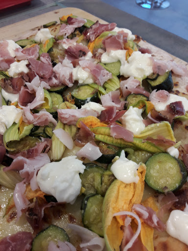 Emygio's Pizzeria - Visual