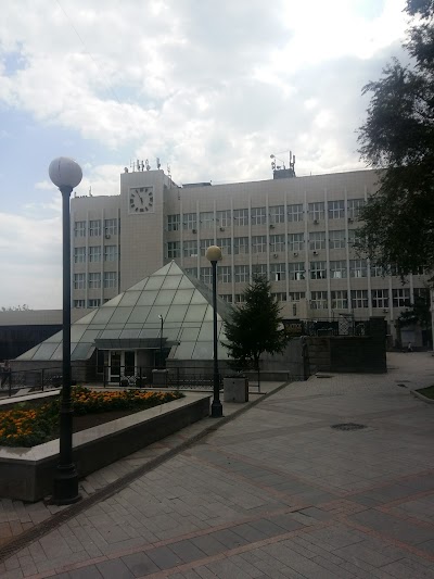 Photos of Monument to Lenin