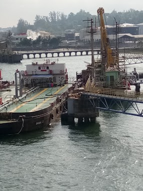 Pt. Pertamina Barge, Author: TOHA RUDIN