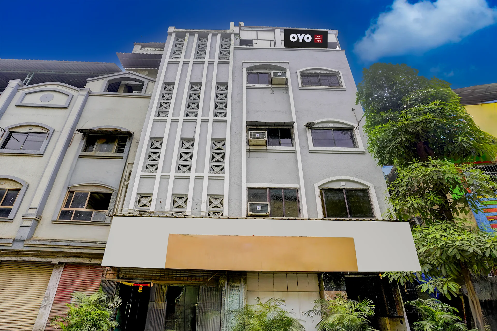 OYO 47725 Royal Inn Lodging