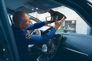 Photo n°9 de Mondial Pare-Brise - Point Relais - Saint-Maximin à Saint-Maximin (Garage automobile)