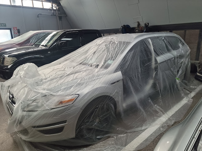 Comentarii opinii despre Bernie Fama Panel & Paint