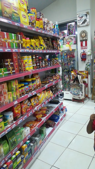 Photos of Super Market America - Trojes