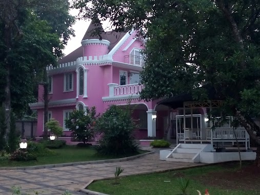 Alicia Mansion, Author: Hali Makaminan