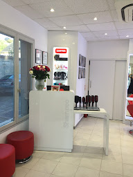 Photo n°2 de Shampoo à Crécy-la-Chapelle (Salon de coiffure)