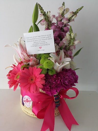 Photos of Margarita Flores and Gifts in a click