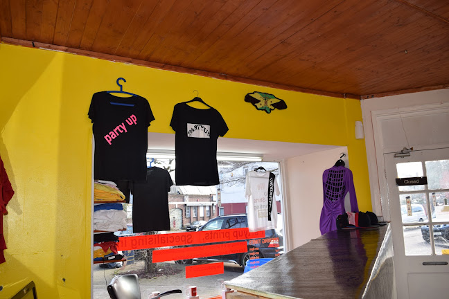 Party Up Prints - Copy shop
