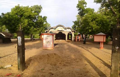 Photos of Kaluwankerny Sri Pathrakaali Amman Kovil