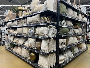 Photo n°3 de Centrakor Guingamp à Guingamp (Magasin d'ameublement d'extérieur)