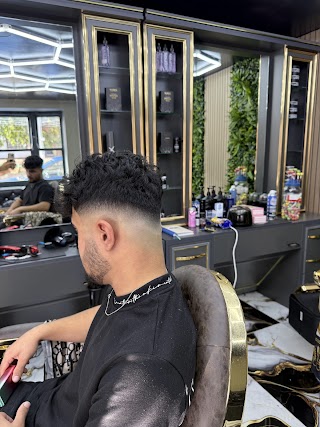HOUSE OF BARBERS
