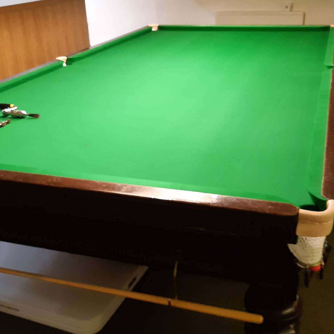 Simon Linsley Snooker & Pool table repairs Billiards Supply Shop