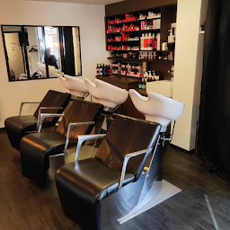 Photo n°29 de L'Original Pin Up - Coiffeur Mayenne à Mayenne (Salon de coiffure)