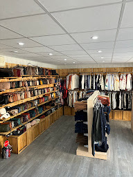 Photo n°1 de Les Trois Pieds à Dompierre-sur-Besbre (Magasin de chaussures)