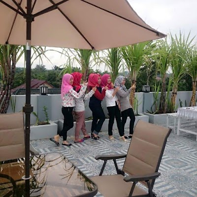 Photos of TRIZA KOST