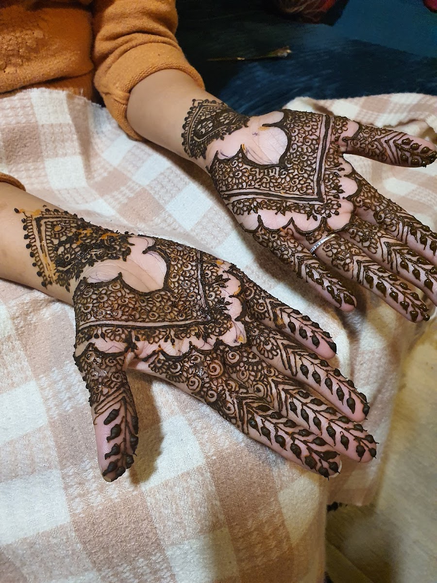 KP Mehndi and makeup photo 8