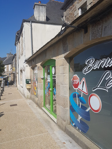 Leon Bernard - Visual