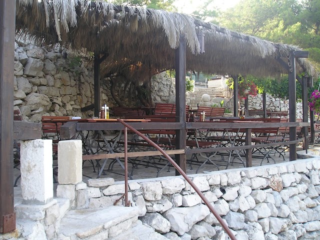 Rogač Port