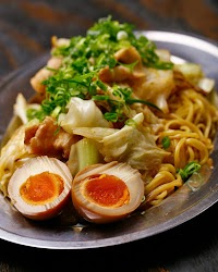 大分からあげと鉄板焼 勝男 西心斎橋応援団