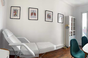 Photo n°11 de Centre laser stop tabac 95 - Arrêter de fumer - Cabinet de sevrage tabagique à Enghien-les-Bains (Réflexologue)