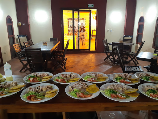 Crónicas Restaurante Bar