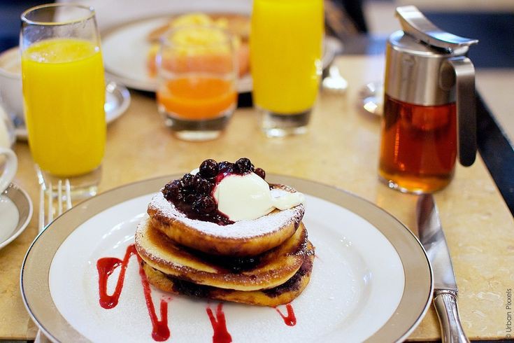 Discover the best breakfast spots in Mayfair, London, including Queens of Mayfair, Popina, Piccolo Bar, and more. Indulge in delectable morning options and experience culinary delights.