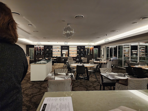 Pinnacle's Restaurant & Bar Logo