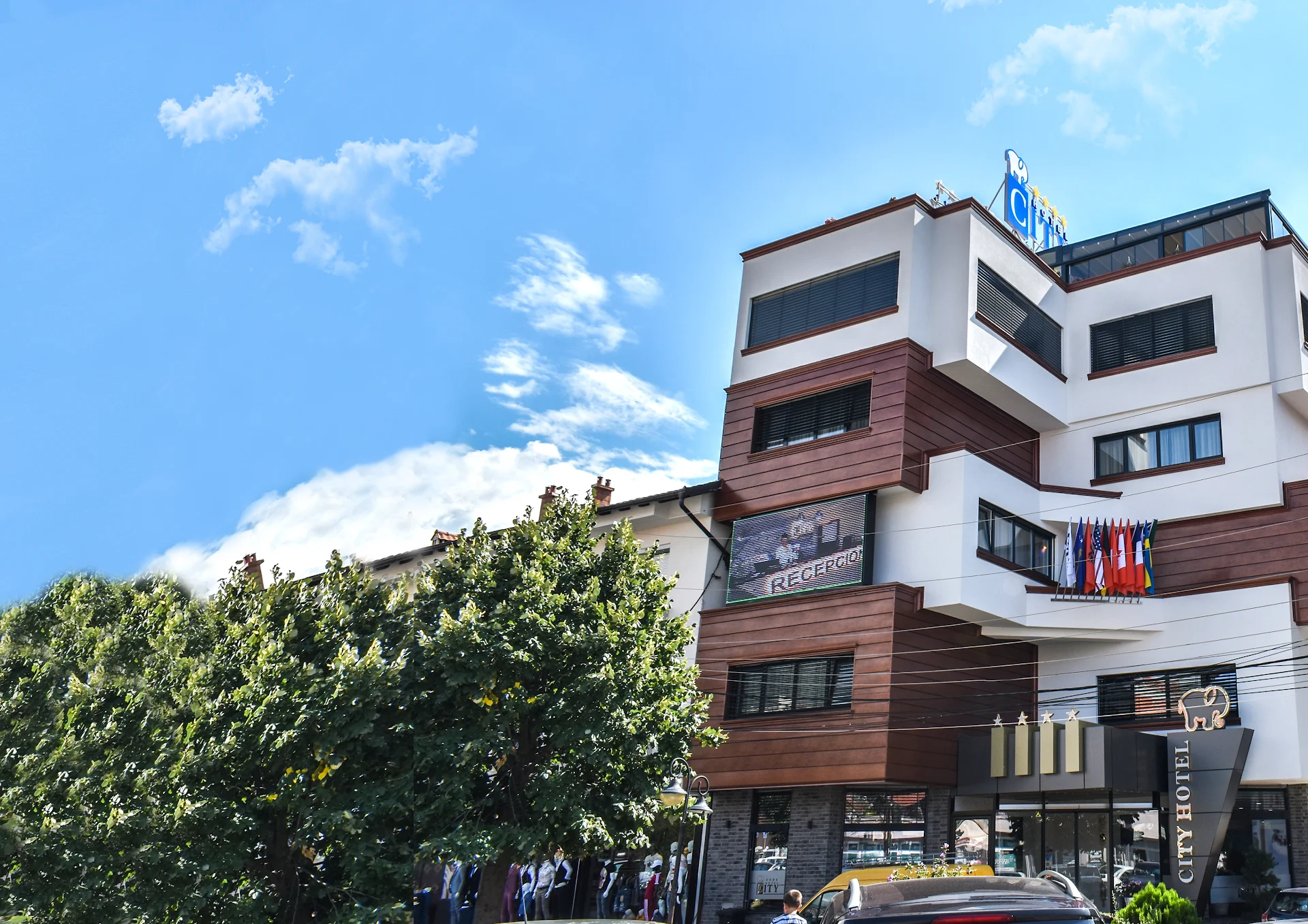 City Hotel