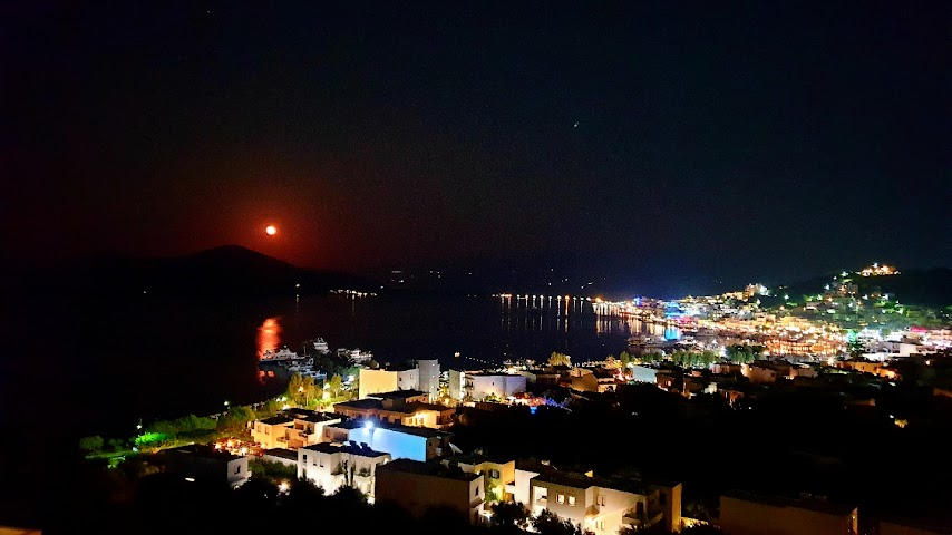 The Hope Mezestaurant Το Ρακαδικο του Καμαρη by null