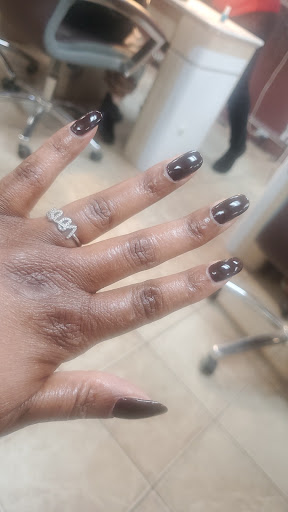 Michelle's Nails - Visual